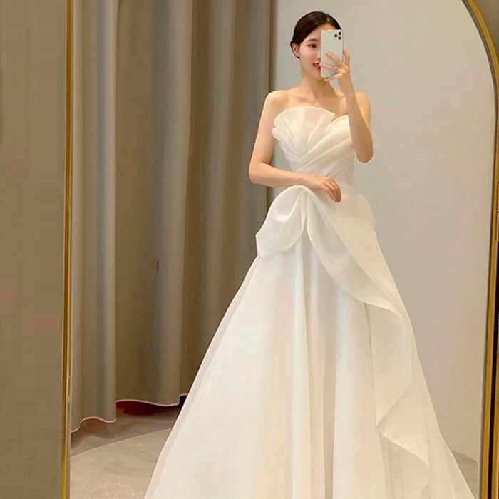 光の結婚式のブライダルのビスチェは、ドアのベールの薄いメインベールの旅行撮影歓迎ベールの小さな後を引くフラッシュ地面のシンプルなアウト