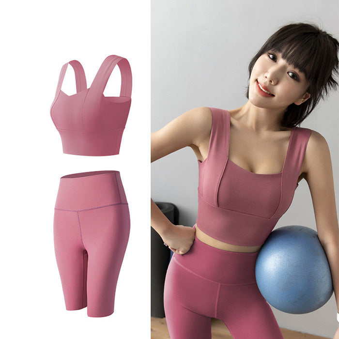 ヨガウェア 上下セット スポーツ ヨガ セット 女性用 2点セット 美パンツ 速乾性 ぴったりフィット 胸パッド付き フィットネス ボディメイク 夏 セクシー