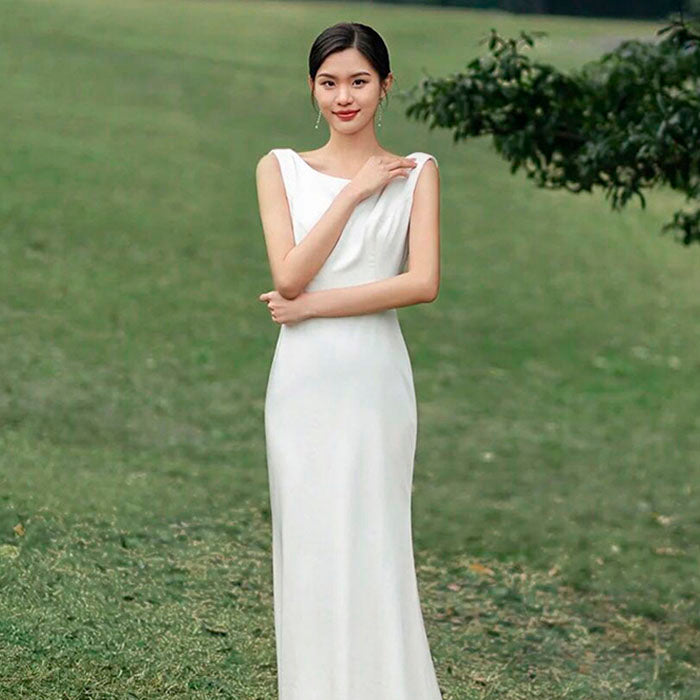 韓国の光の結婚式のブライダルのサテンのシンプルなフィッシュテールバックレス旅行撮影場所スーパー妖精の光のドレス