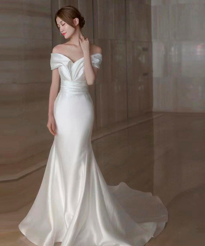 サテンライト ウェディングドレス 花嫁 結婚式 エレガント